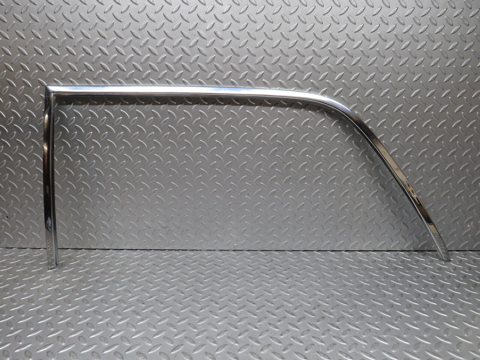 37319 Mercedes-Benz W109 300SEL Rear Left Door Chrome Window Frame