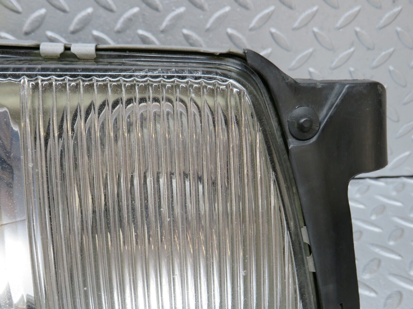 36377 Mercedes-Benz W126 420SE Headlight Bosch Right 1305235092 1305620454