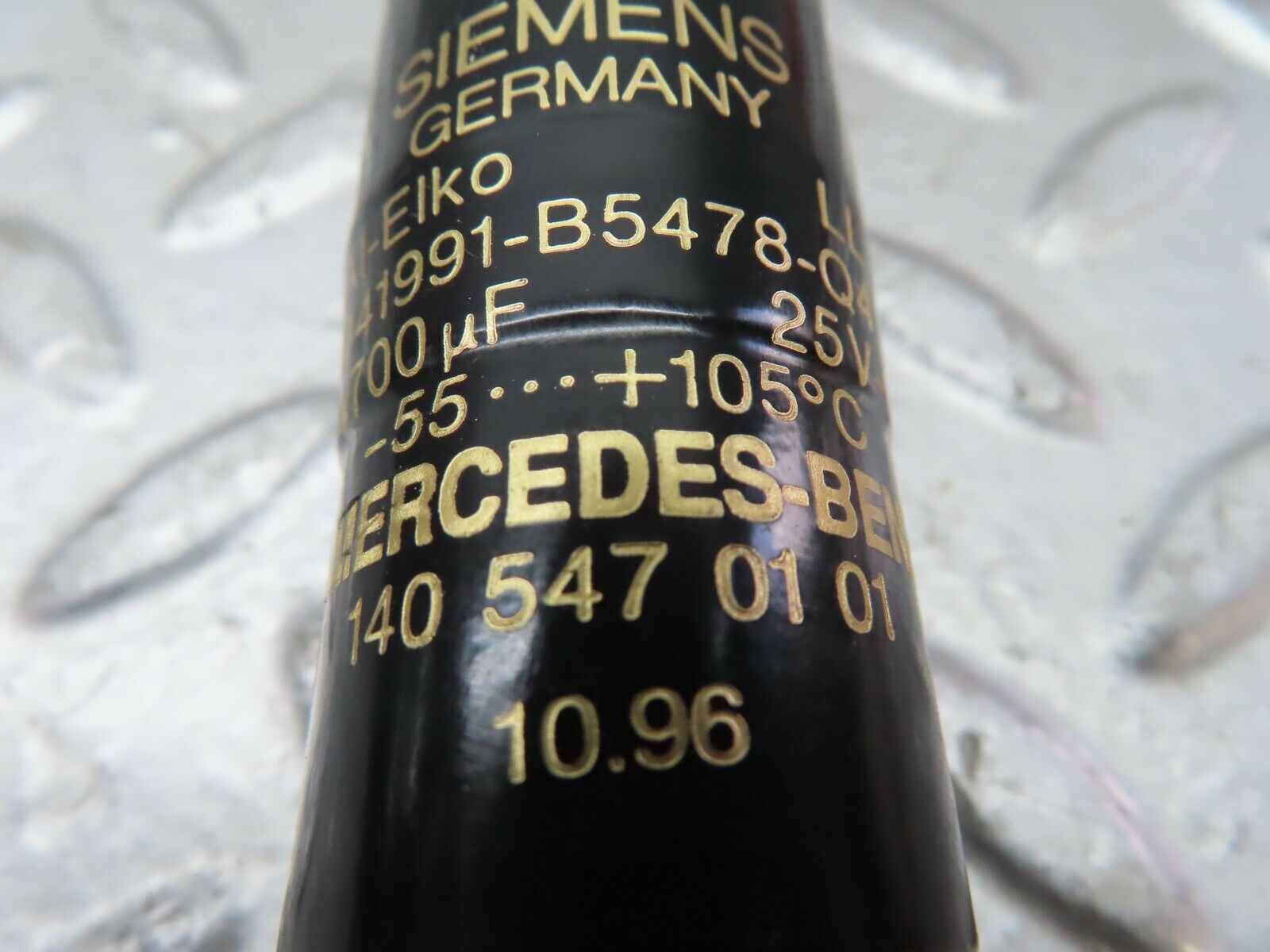 19436 Mercedes-Benz C140 CL420 Coupe Battery Condenser 1405470101