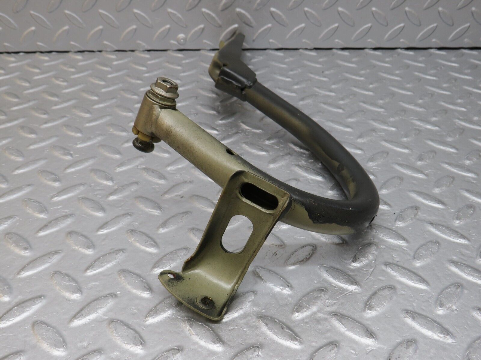 36539 Mercedes-Benz W201 190E 2.0L Boot Lid Trunk Hinge Right Side