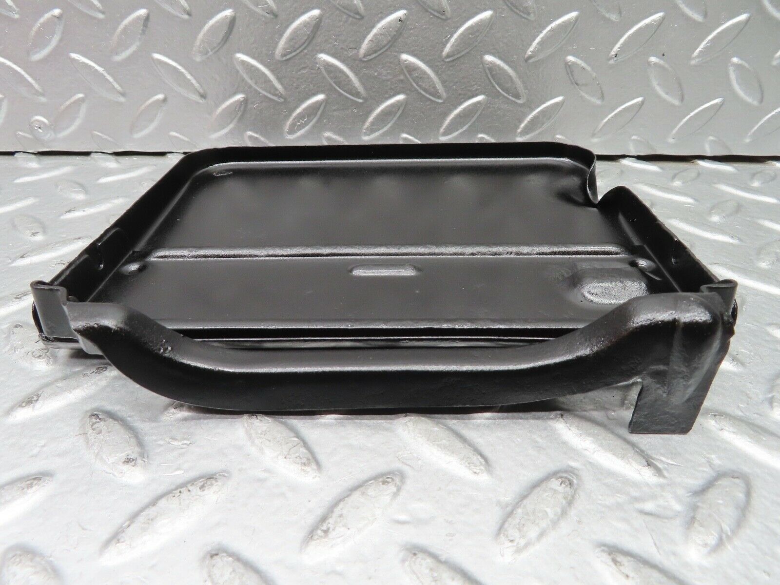 20888 Mercedes-Benz W114 250CE Coupe Fuel Tank Flap Cap