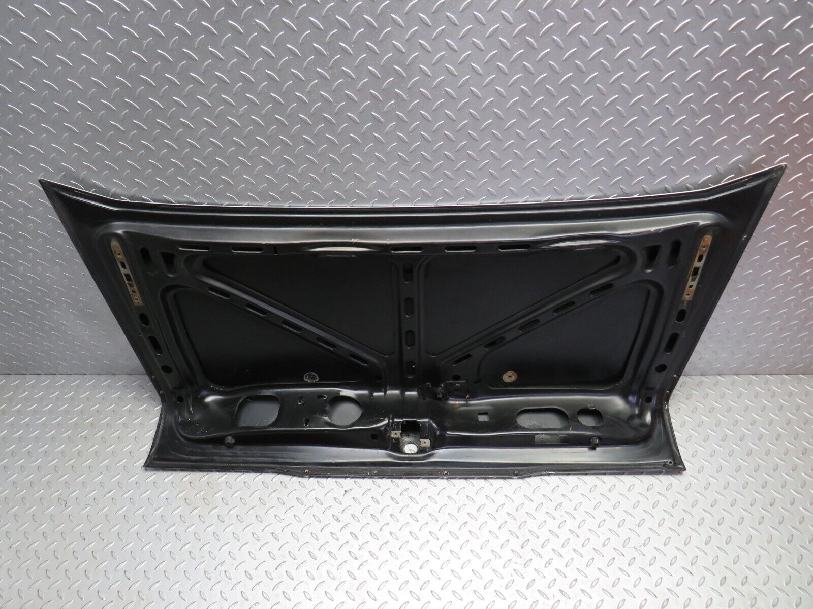 31823 Mercedes-Benz W201 190LE 1.8L Boot Lid Trunk Door