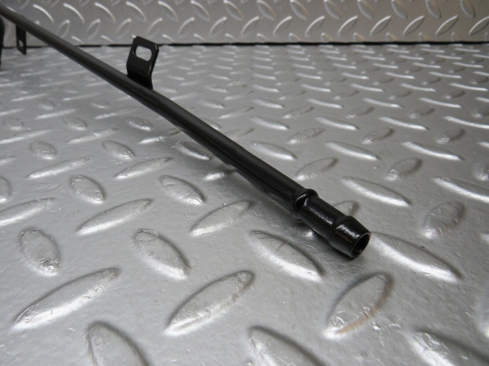 31535 Mercedes-Benz S124 220TE Wagon Oil Cooling Pipe