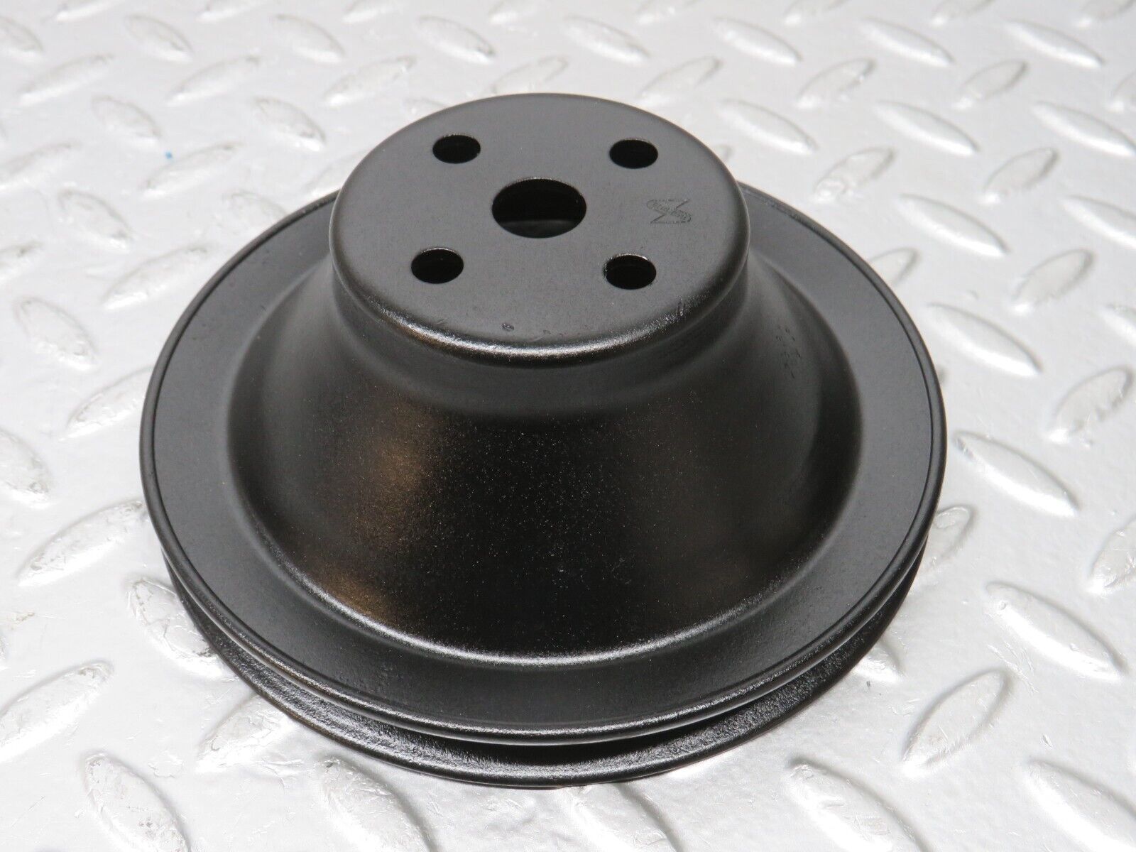 32907 Mercedes-Benz W123 300D Water Pump Pulley