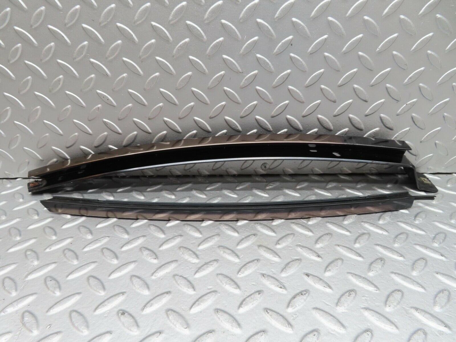 15027 Mercedes-Benz W140 S320 Rear Right Door Window Channel