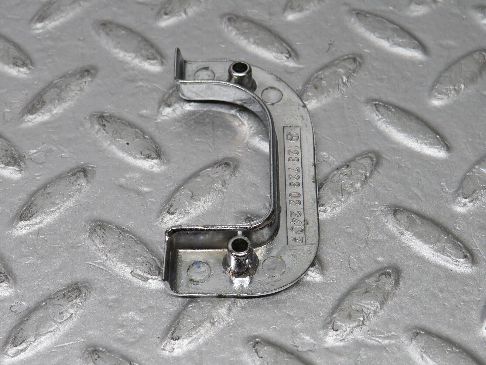 36095 Mercedes-Benz W126 420SE Interior Chrome Door Latch Right 1237230224