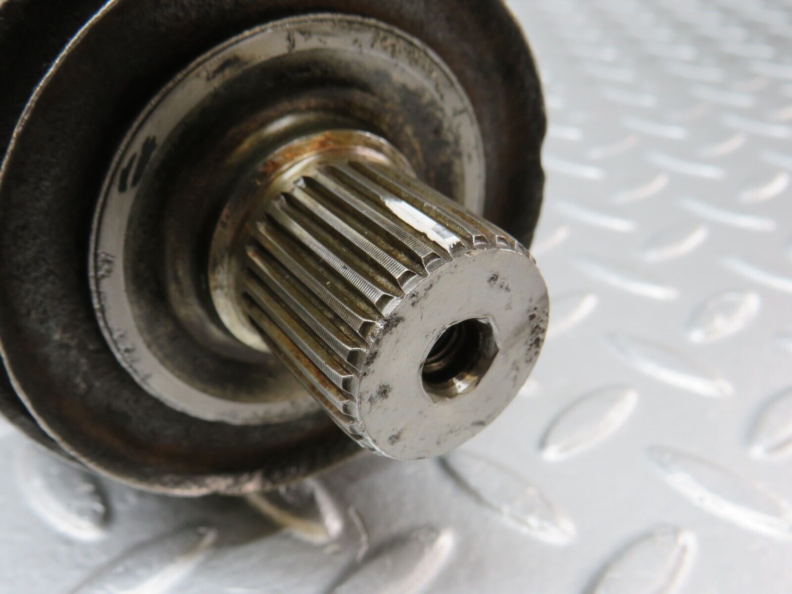 34665 Mercedes-Benz C126 380SEC Coupe Axle Shaft Drive Shaft 1263500410