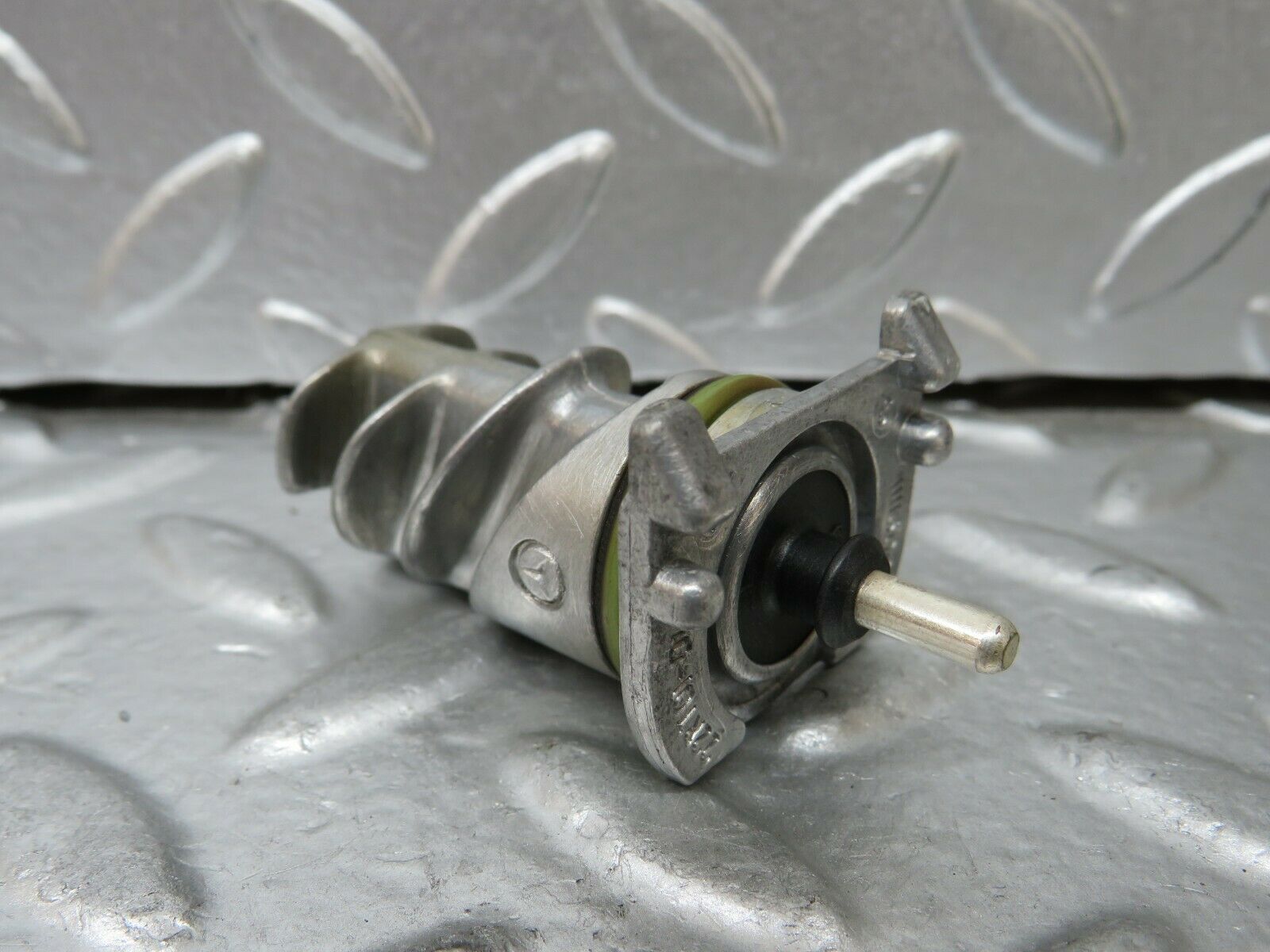 24318 Mercedes-Benz S124 220TE Wagon Air Intake Heating Element 1111500054