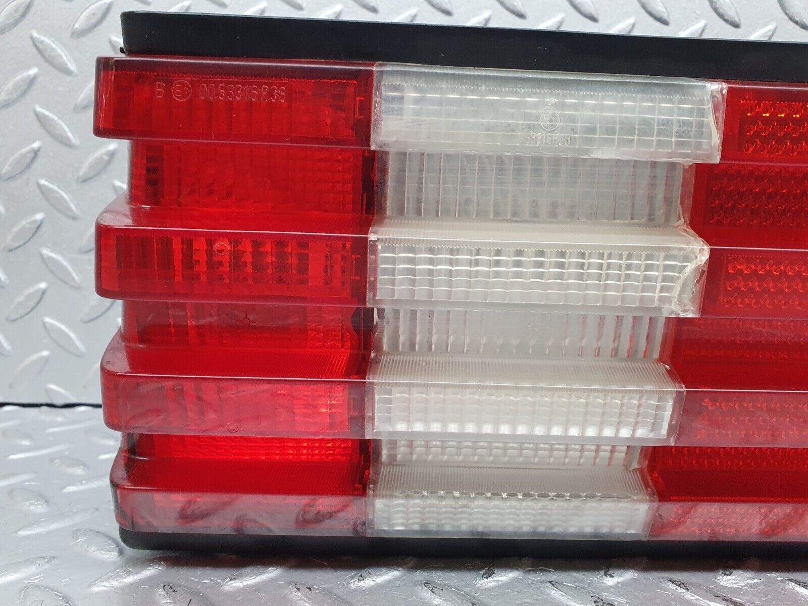 41162 Mercedes-Benz W126 300SE Tail Light & Bulb Holder Right Side