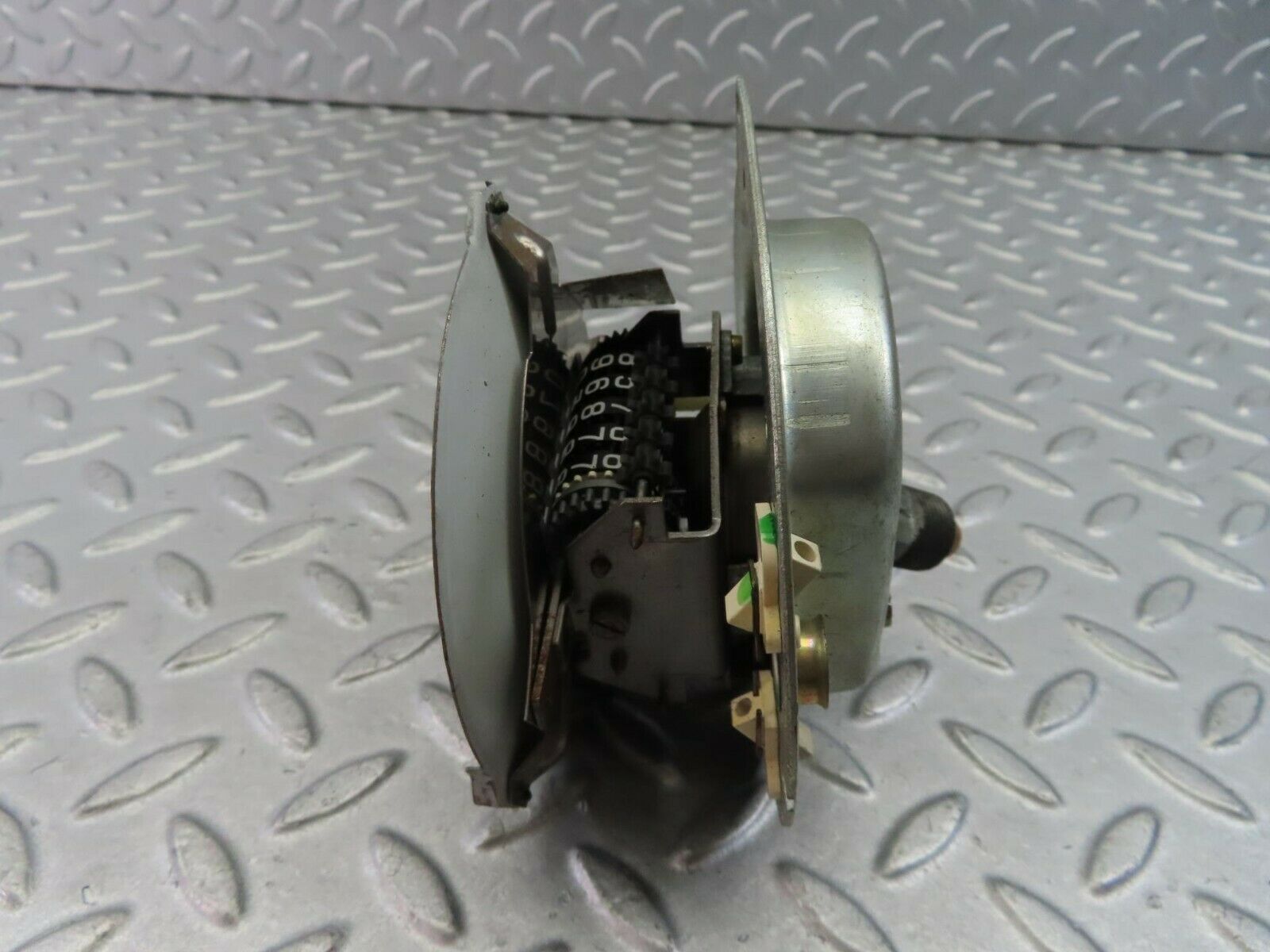 8190 Mercedes-Benz W115 Instrument Cluster Speedometer 1155428001