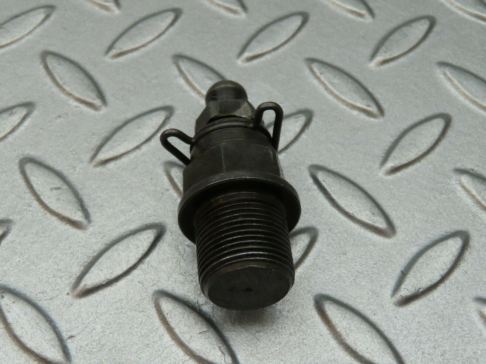 3545 Mercedes-Benz W108 280SE Ball Studs For Rocker Arm Mounting (Timing)