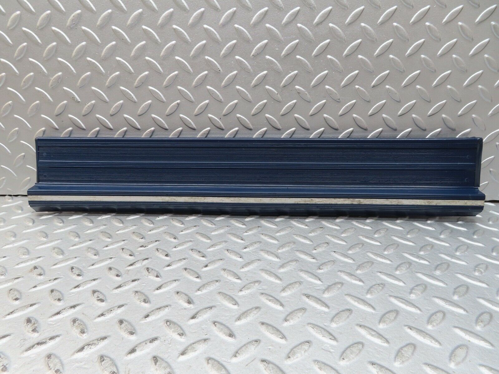 17532 Mercedes-Benz W116 450SEL Rear Right Door Sill Blue