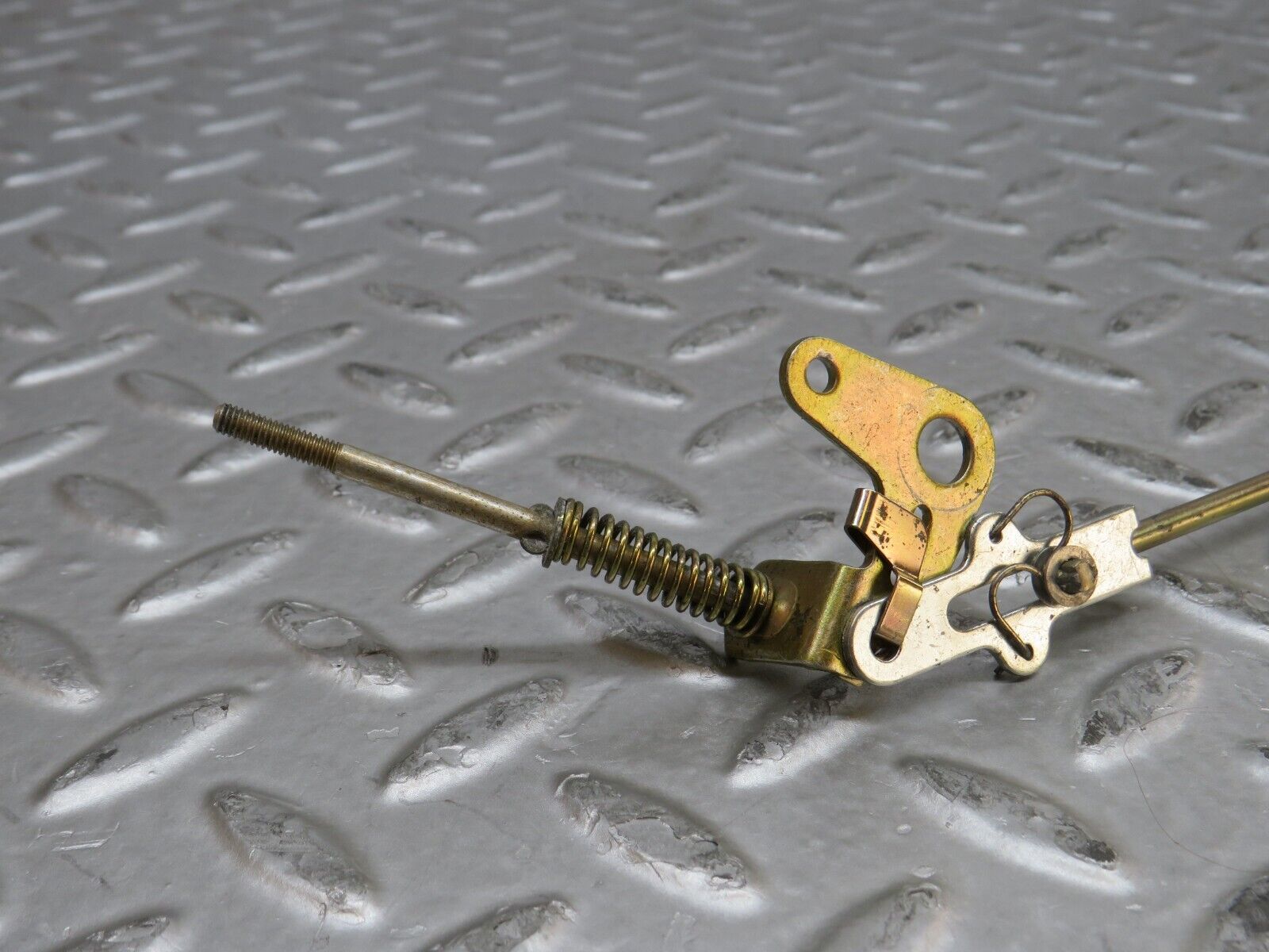 37292 Mercedes-Benz W109 300SEL Rear Right Door Lock Vacuum Actuator