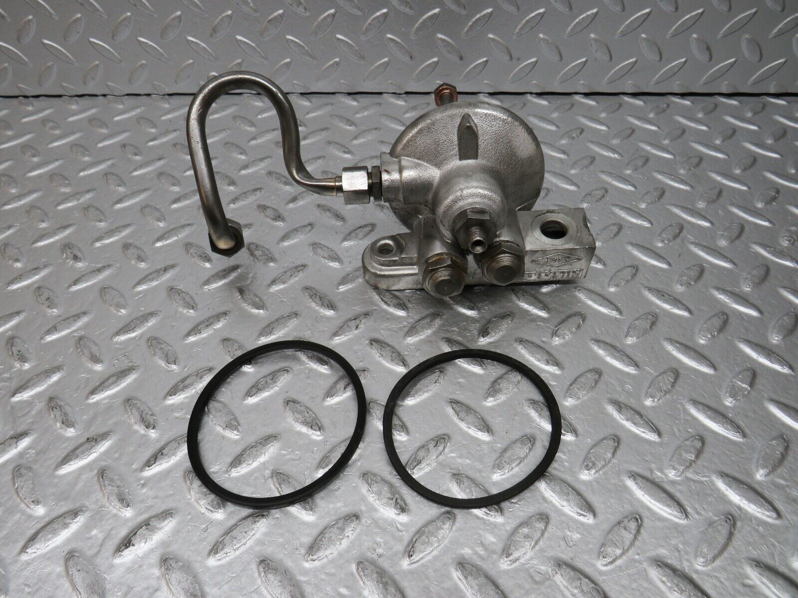 0252 Mercedes-Benz W120 Ponton Oil Filter Housing Knecht F098