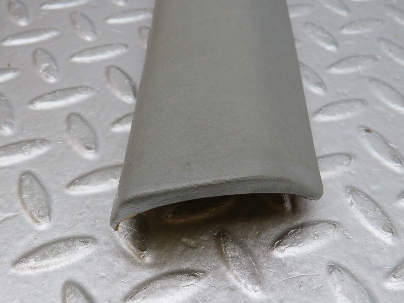 36059 Mercedes-Benz W126 420SE A Pillar Interior Cover Right Side Grey