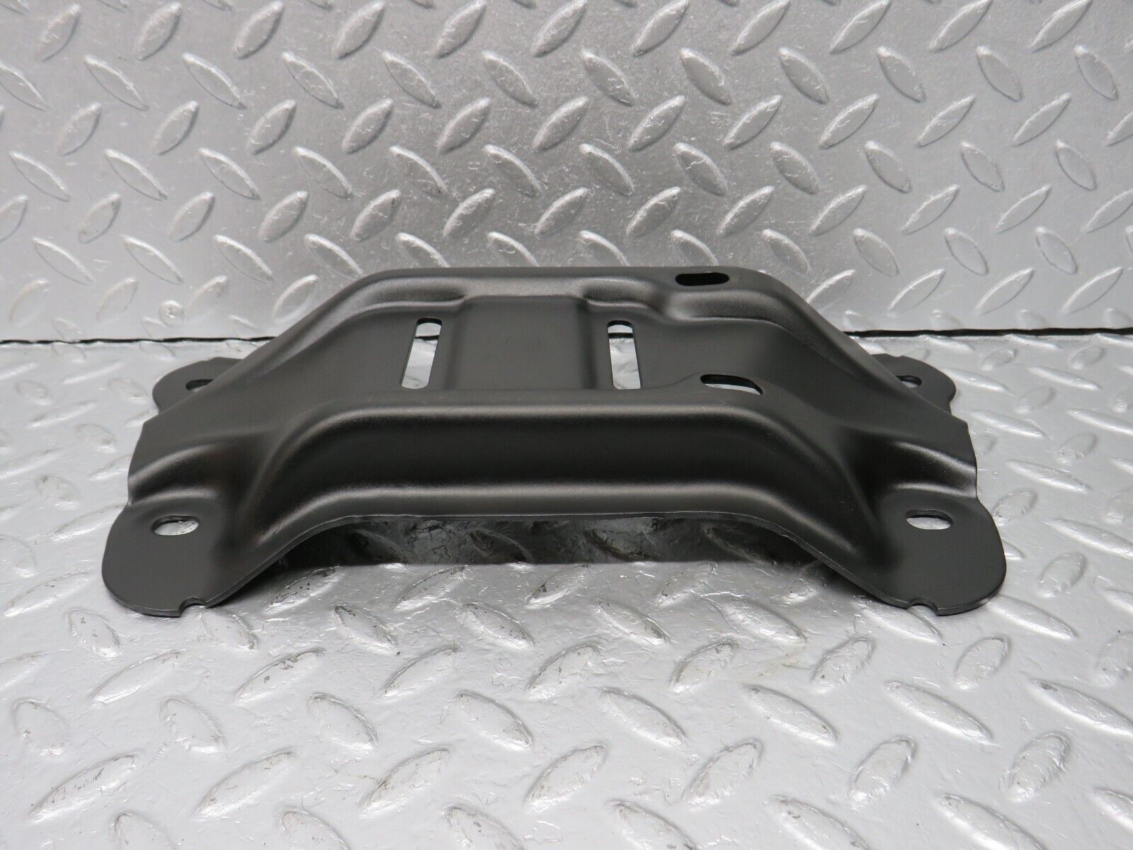 40542 Mercedes-Benz W123 300D Gearbox Mount Bracket