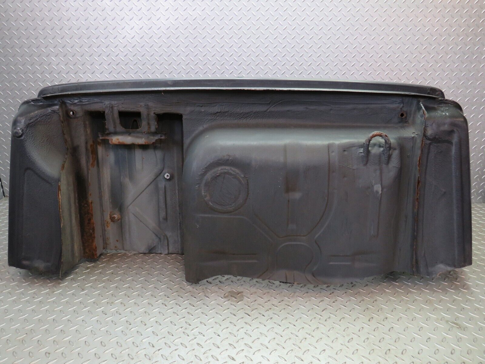 26546 Mercedes-Benz C124 220CE Coupe Complete Rear Panel