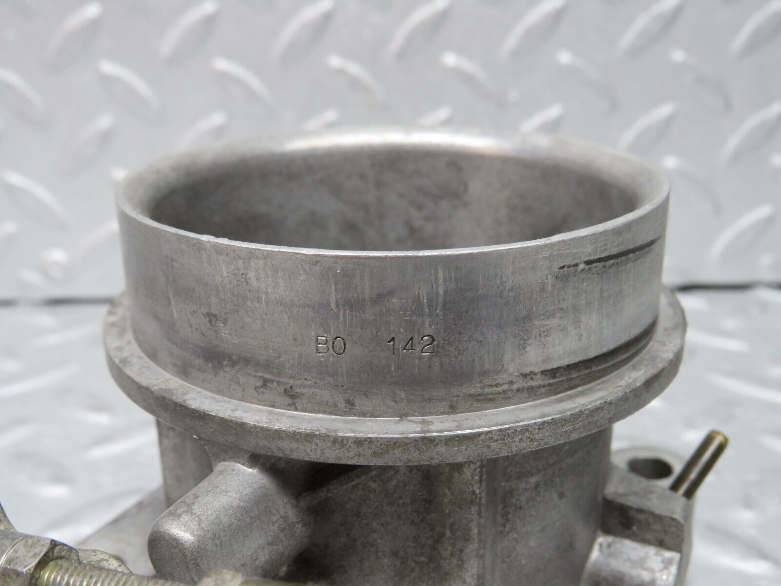 37575 Mercedes-Benz W109 300SEL Throttle Body Valve