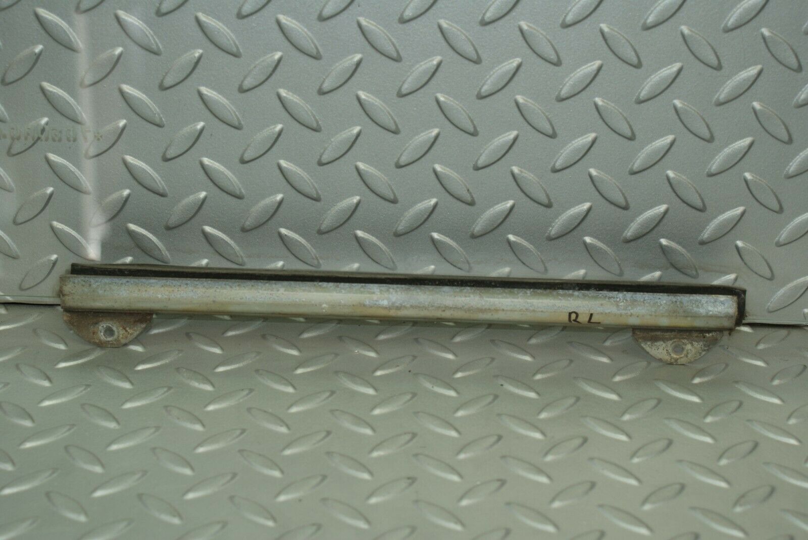 3096 Mercedes-Benz W115 220D Rear Left Door Window Glass