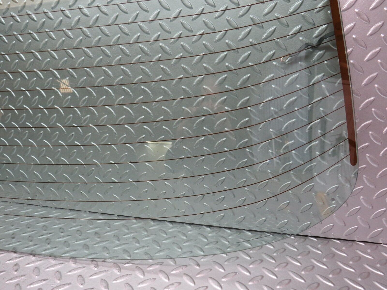 28593 Mercedes-Benz W123 230E Rear Heated Windscreen Glass