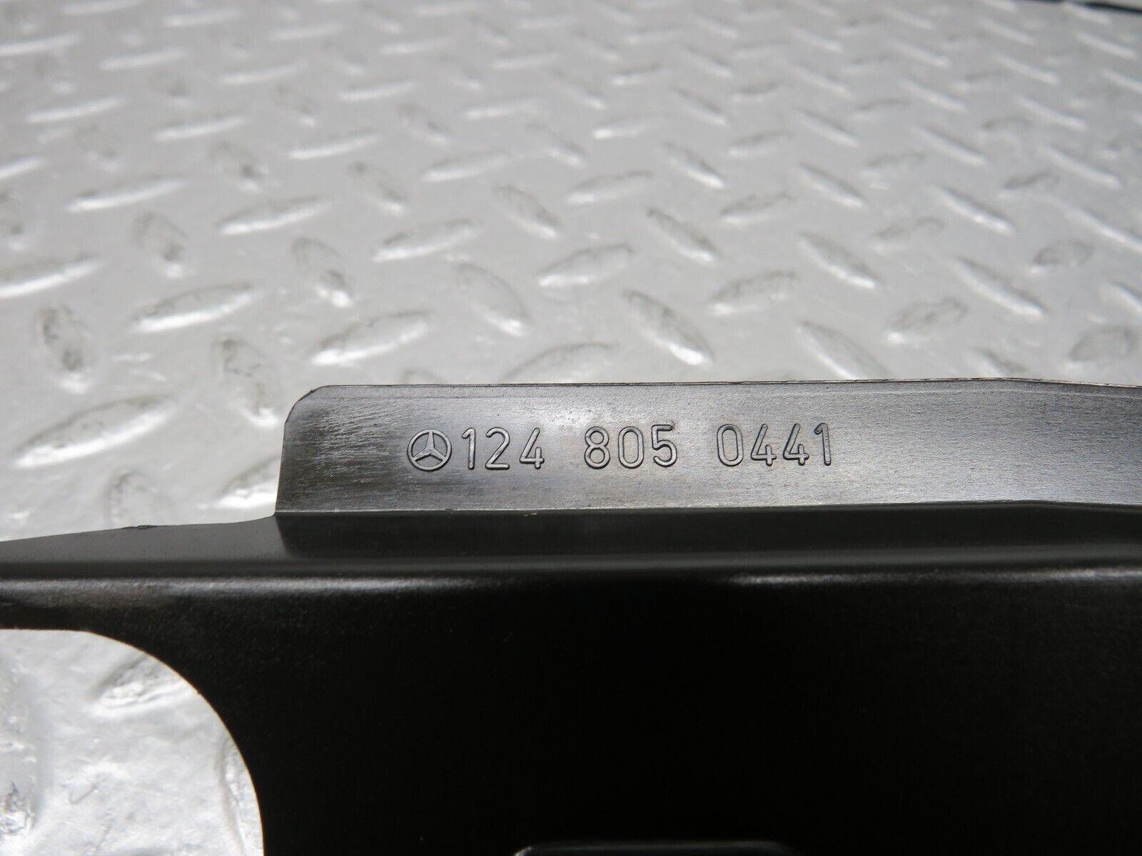 37789 Mercedes-Benz A124 320E Cabriolet Trunk Lock Vacuum Actuator Cover 1248050441