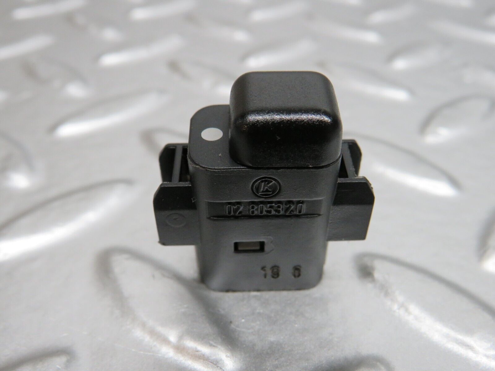 24694 Mercedes-Benz W140 S320 Child Lock Control Switch 1408217551