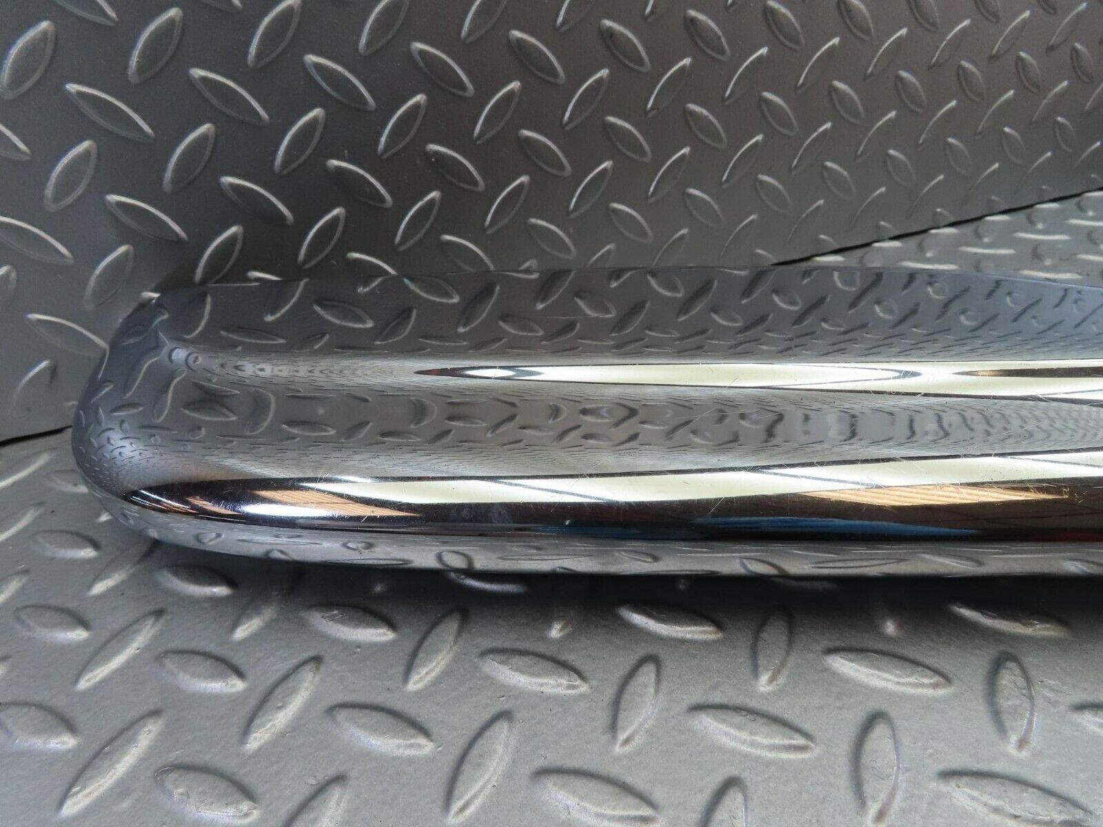 10615 Mercedes-Benz W108 Front Left Upper Bumper Corner