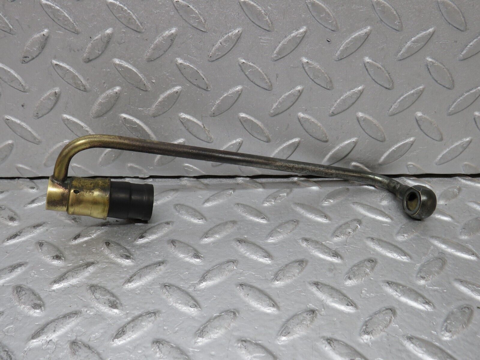 37991 Mercedes-Benz A124 320E Cabriolet Fuel Pipe Line