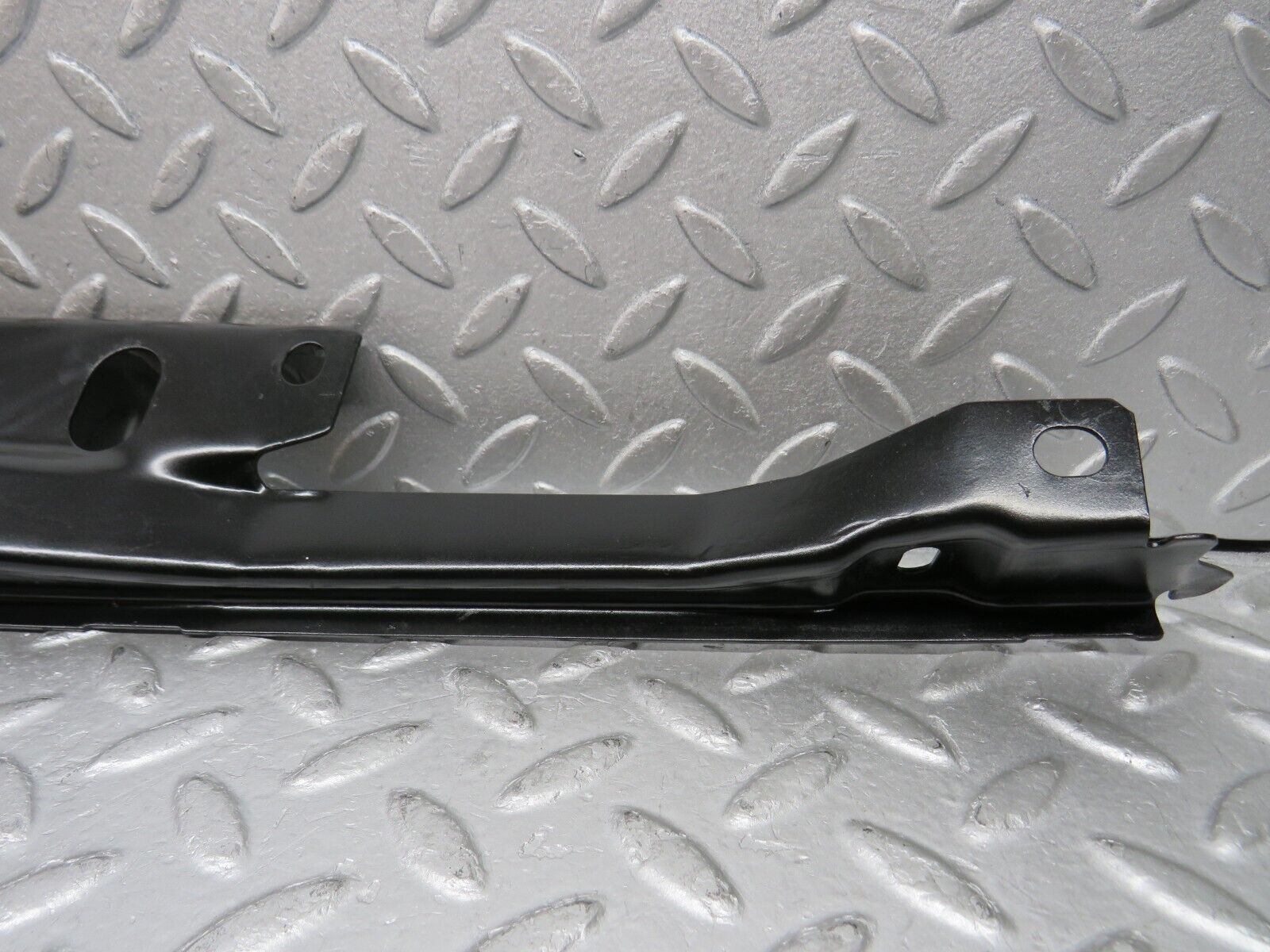 37788 Mercedes-Benz A124 320E Cabrio Rear Right Window Upper Support Bracket
