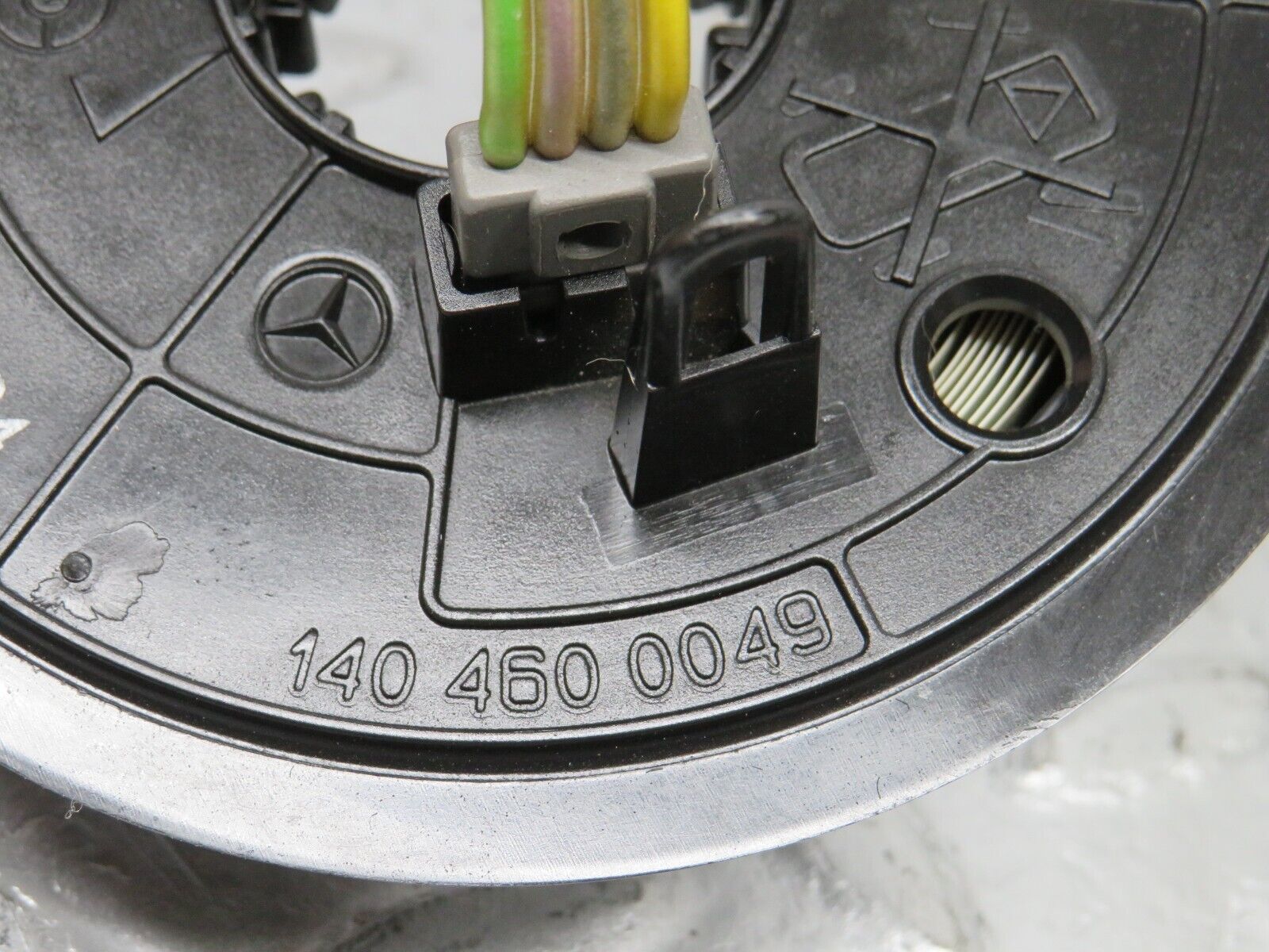 38411 Mercedes-Benz R129 280SL Coupe Steering Wheel Contact Plate 1404600049