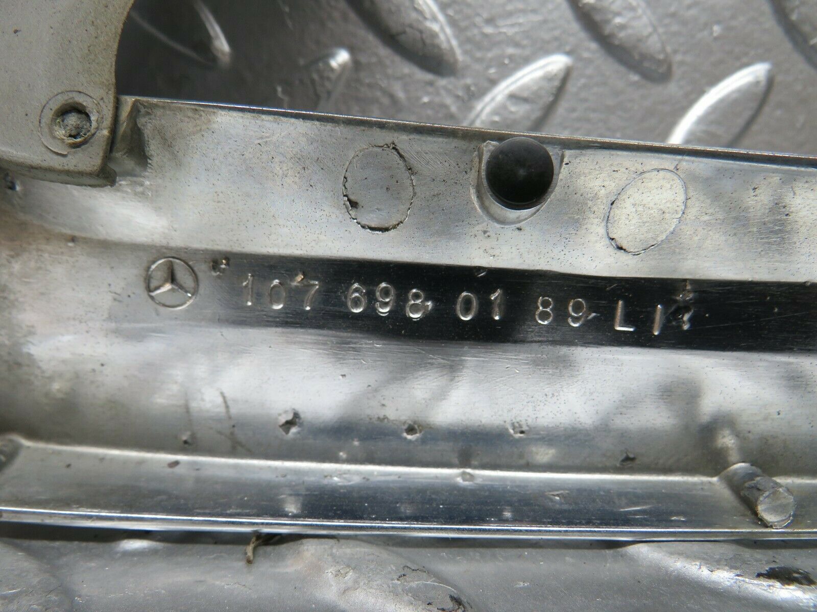 23785 Mercedes-Benz C107 450SLC Coupe Rear Window Trim Left 1076980189