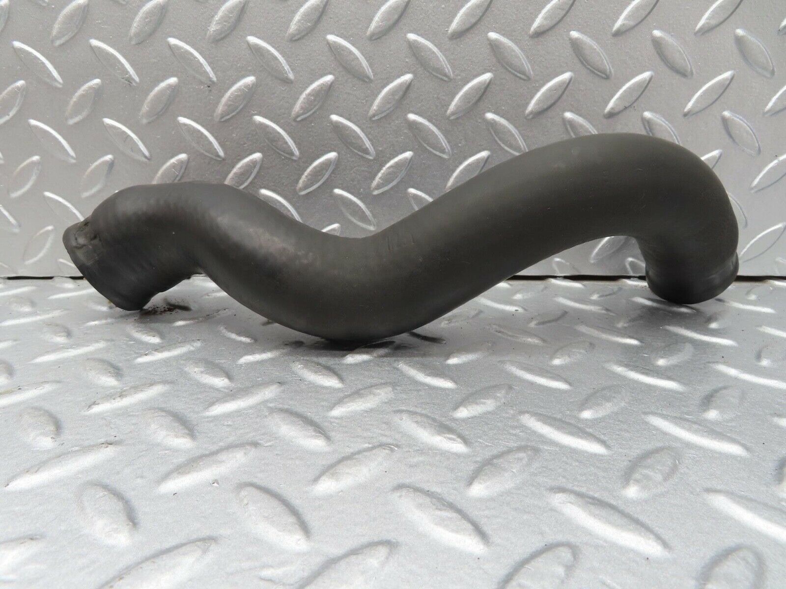 14135 Mercedes-Benz C107 280SLC Radiator Coolant Hose 1075010282