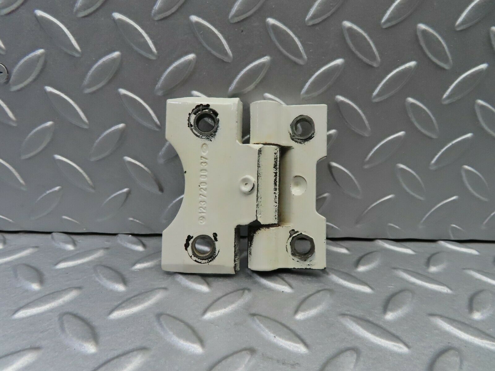 5848 Mercedes-Benz W123 200 Door Hinge 1237200037