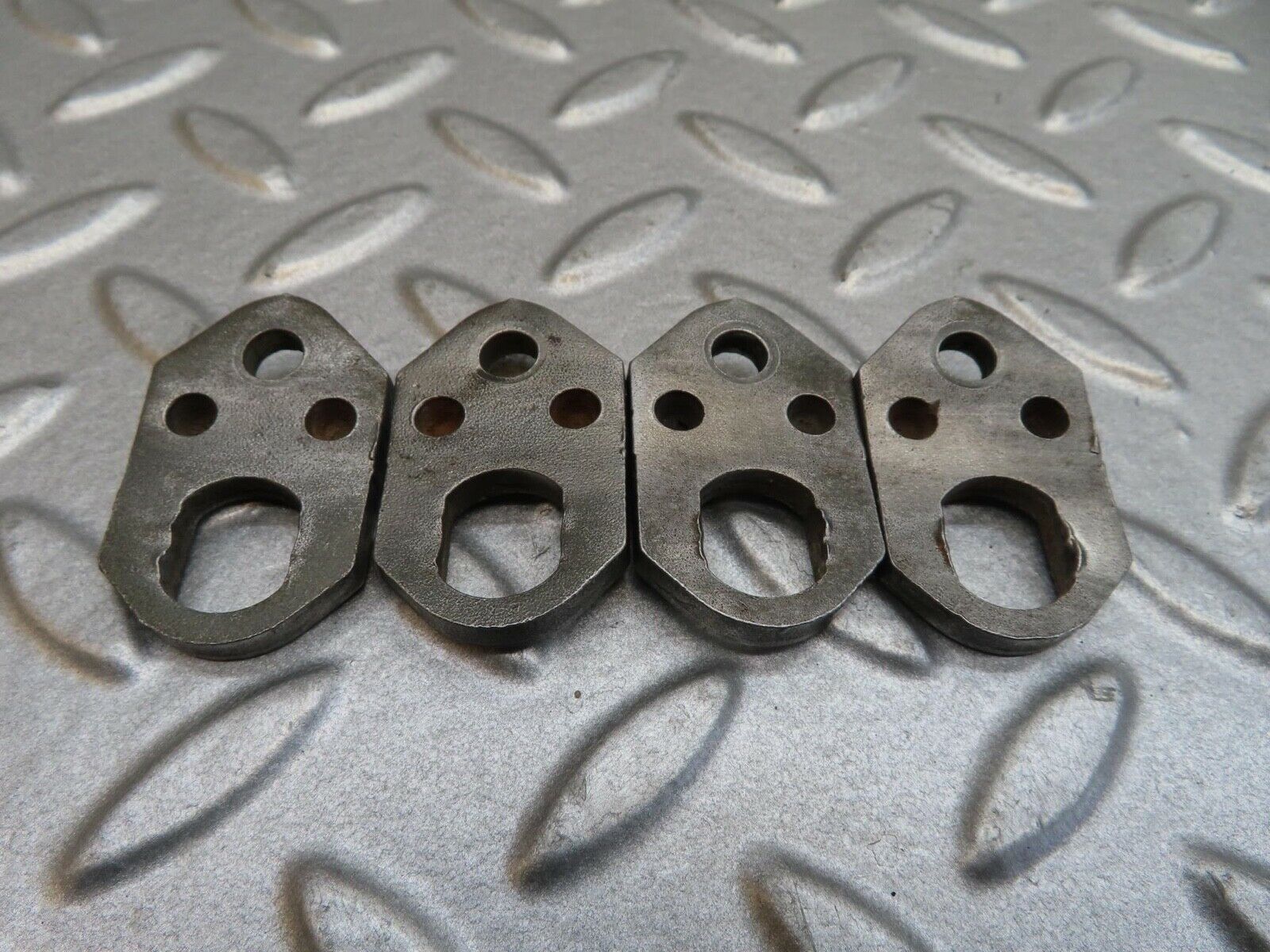 14402 Mercedes-Benz W116 350SE Fuel Injector Bracket Holder 4pcs