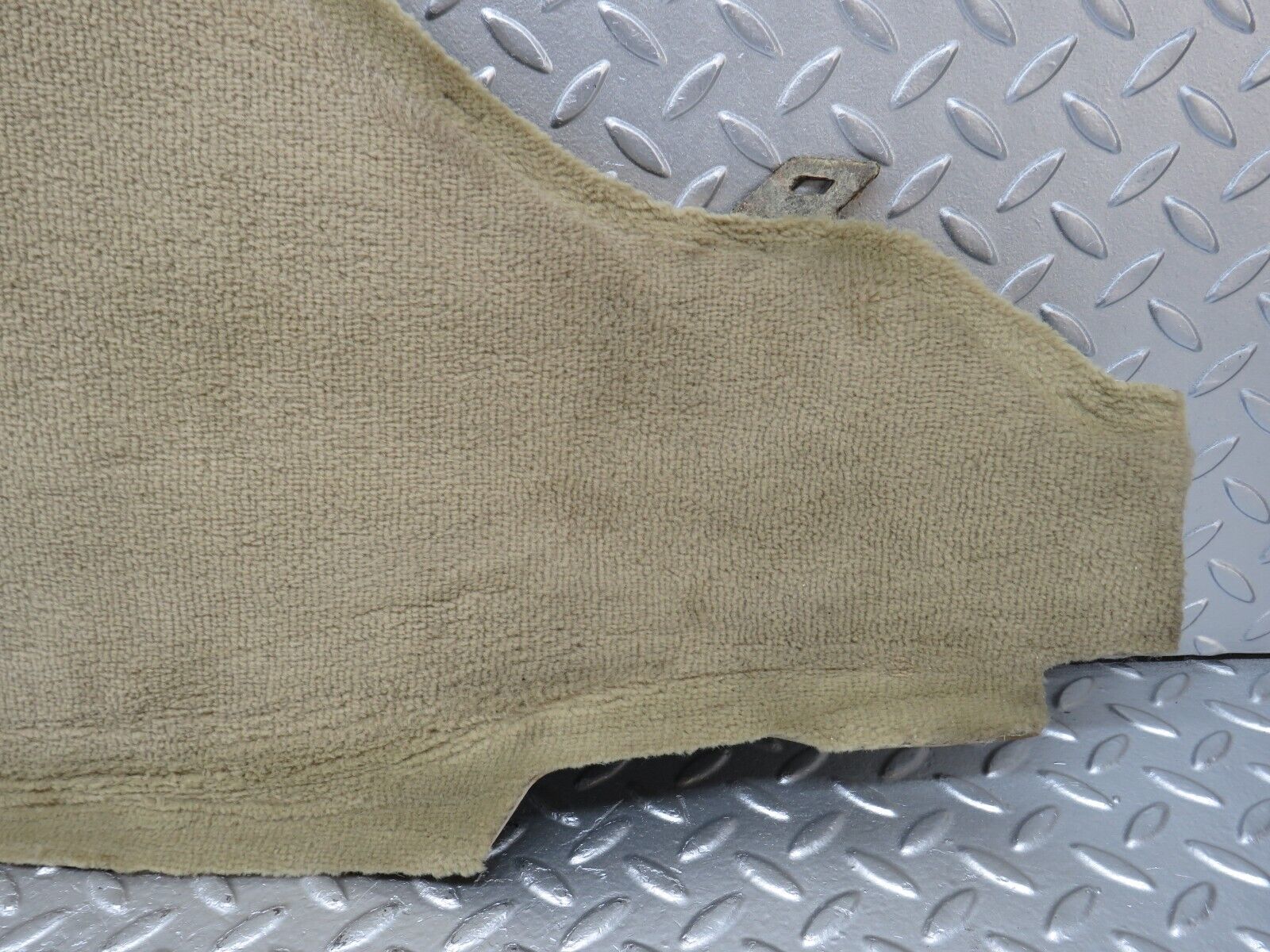 34157 Mercedes-Benz W124 260E Centre Console Carpet Left Side Beige