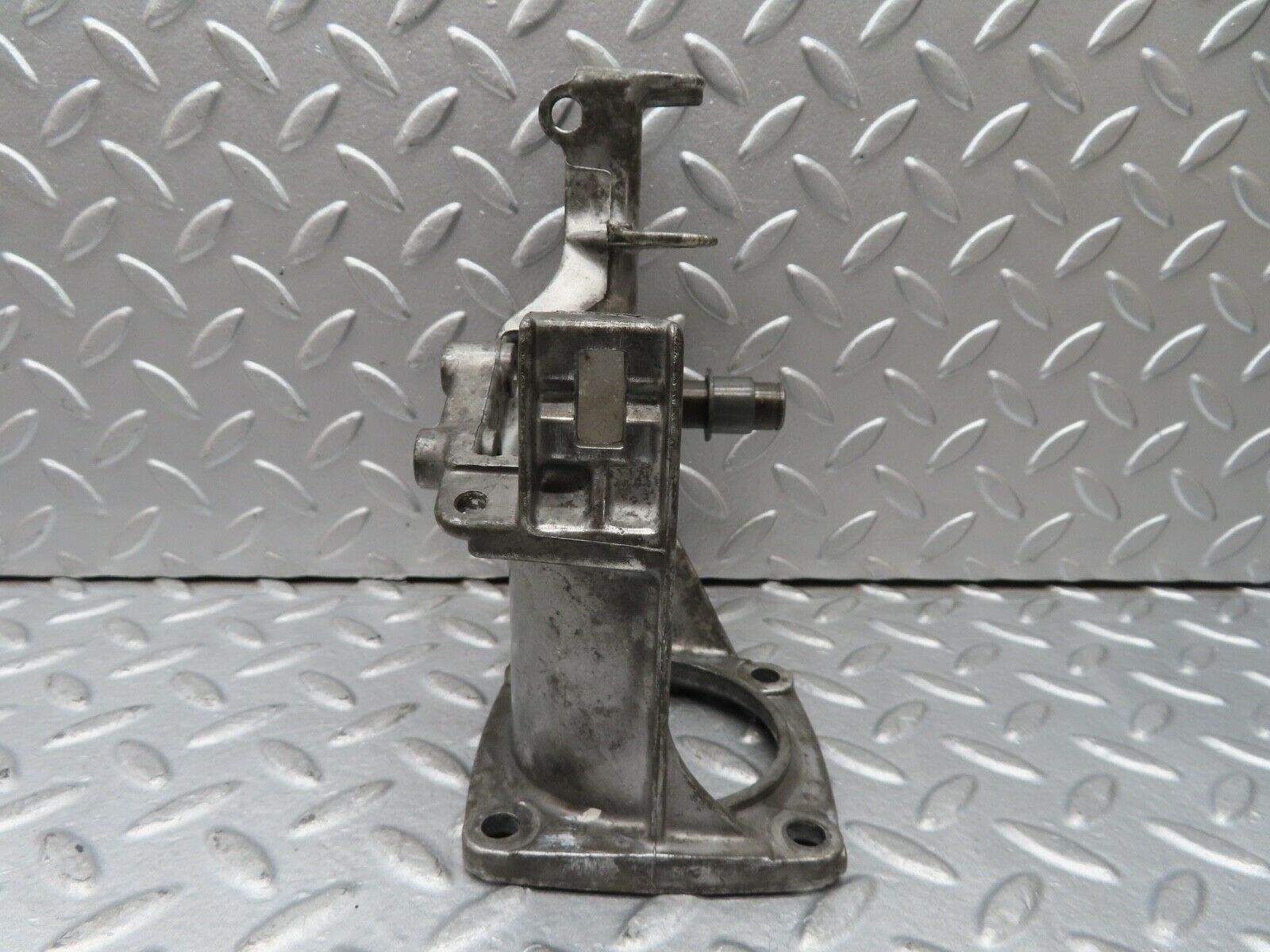 16898 Mercedes-Benz C123 280CE Coupe Brake Pedal Bracket 1232900219