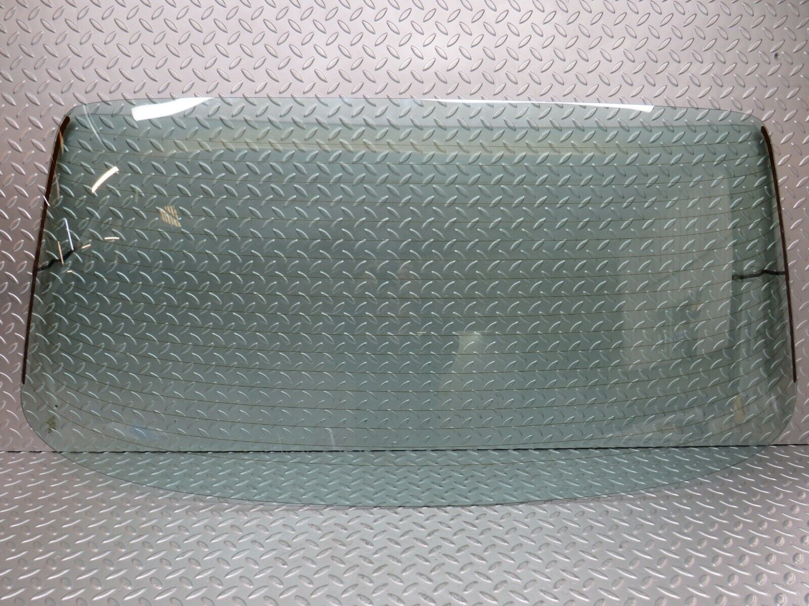 28110 Mercedes-Benz W123 280E Rear Heated Windscreen Glass