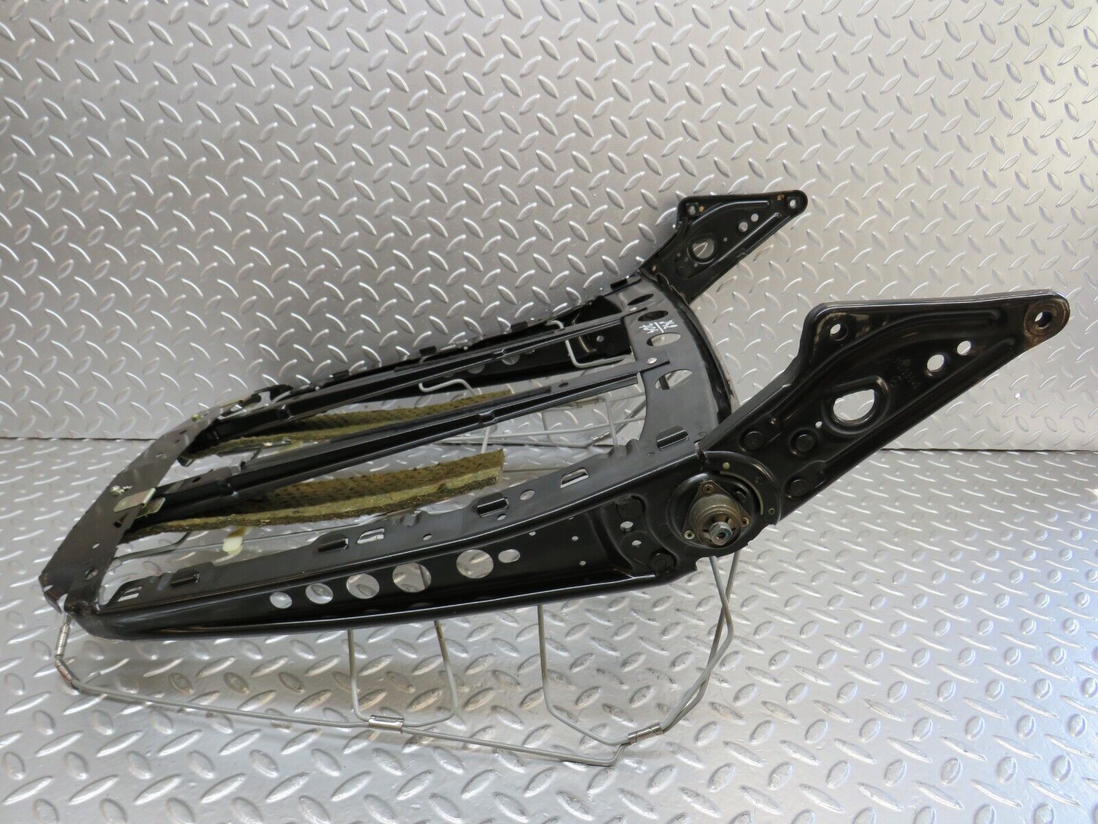 25395 Mercedes-Benz W201 190D Front Right Seat Backrest 11003340