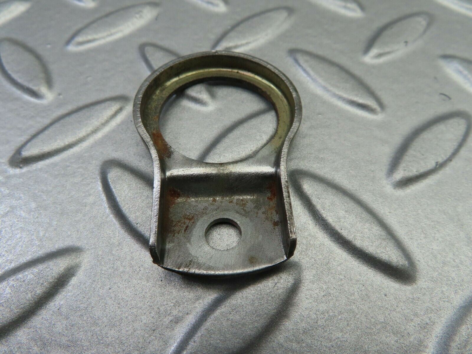 7097 Mercedes-Benz C107 350SLC Coupe Fuel Injector Bracket