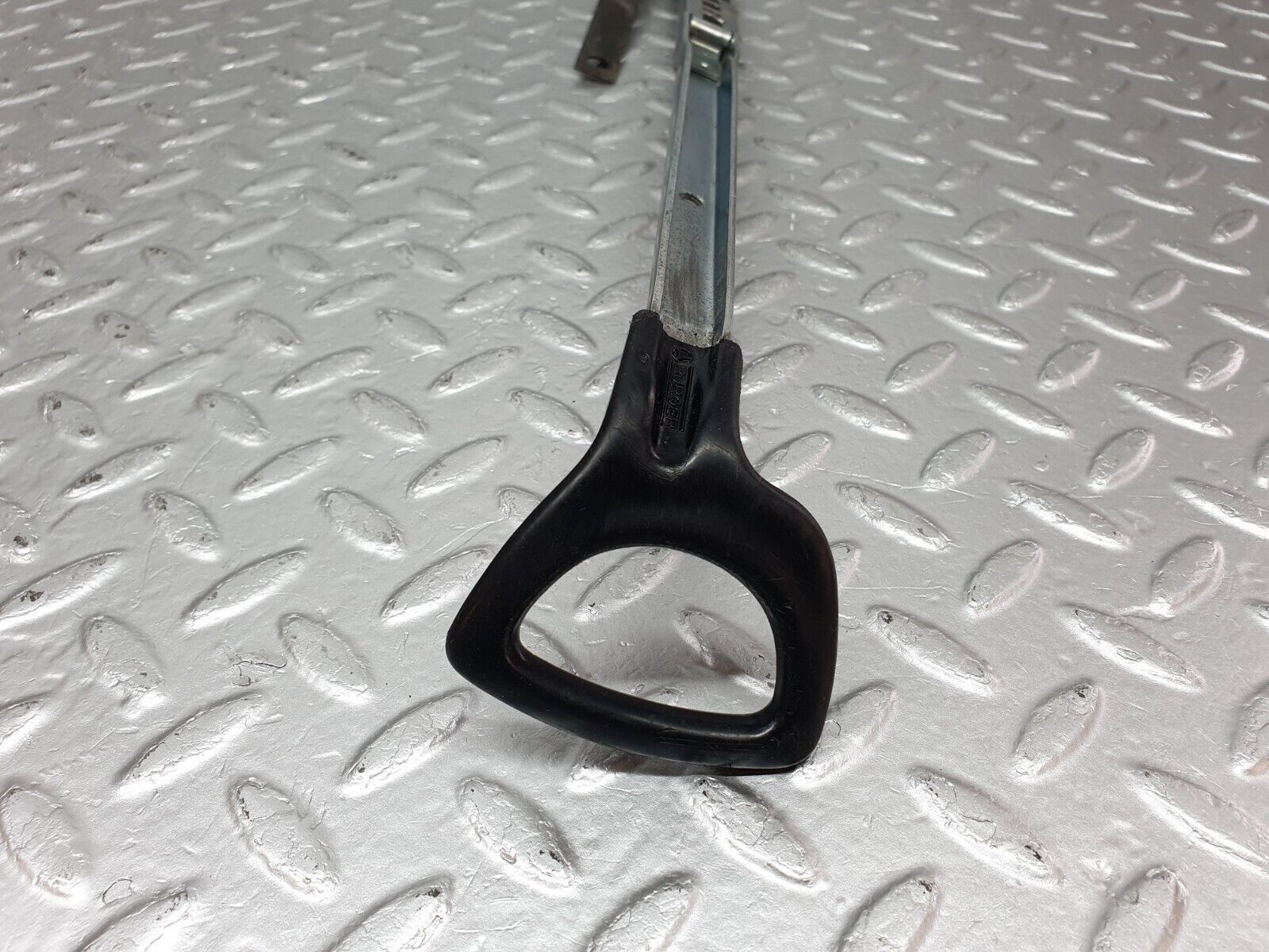 40792 Mercedes-Benz W123 300D Front Right Seat Sliding Adjust Handle