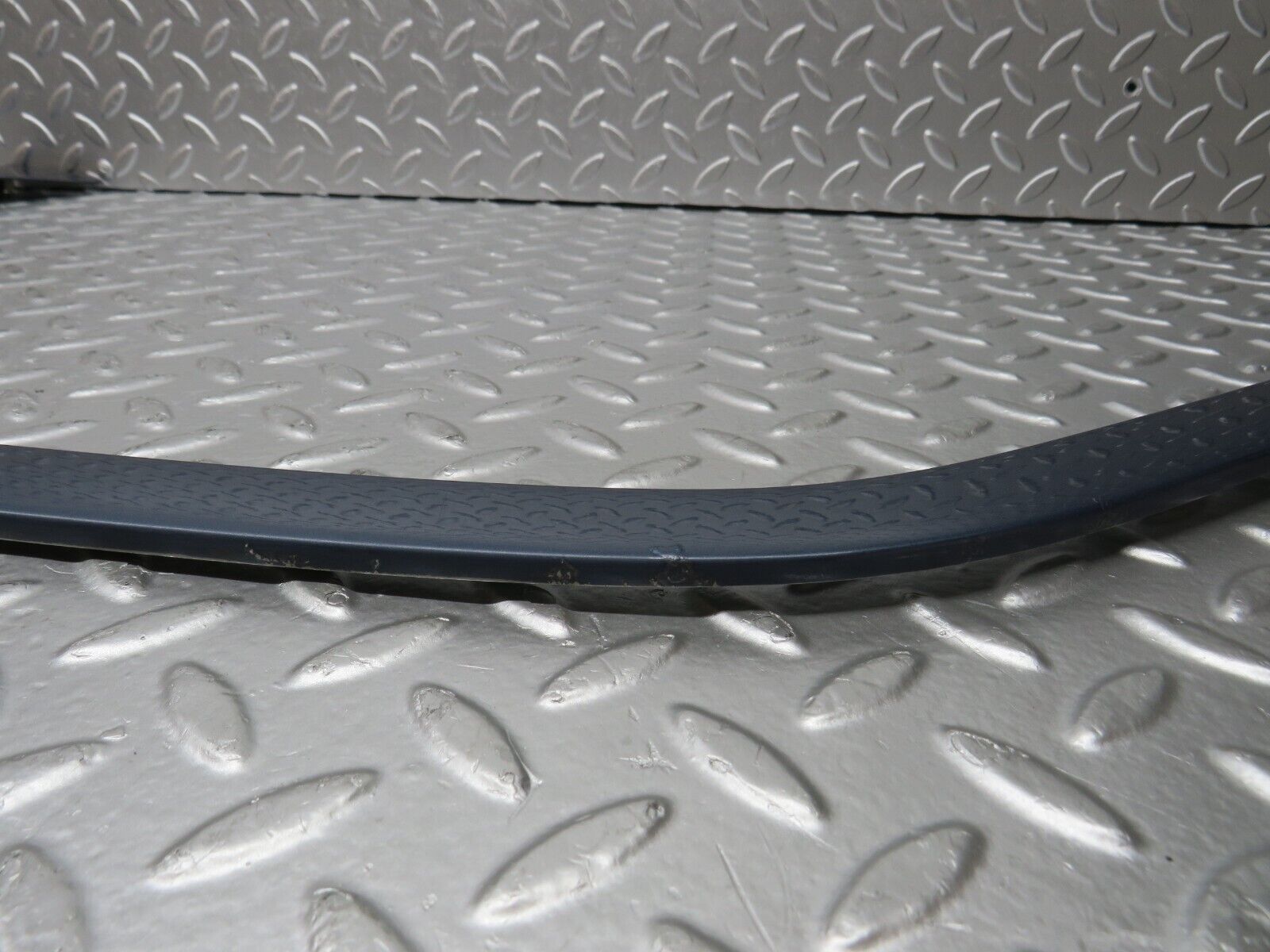 31183 Mercedes-Benz S124 220TE Wagon Front Right Door Exterior Frame Trim