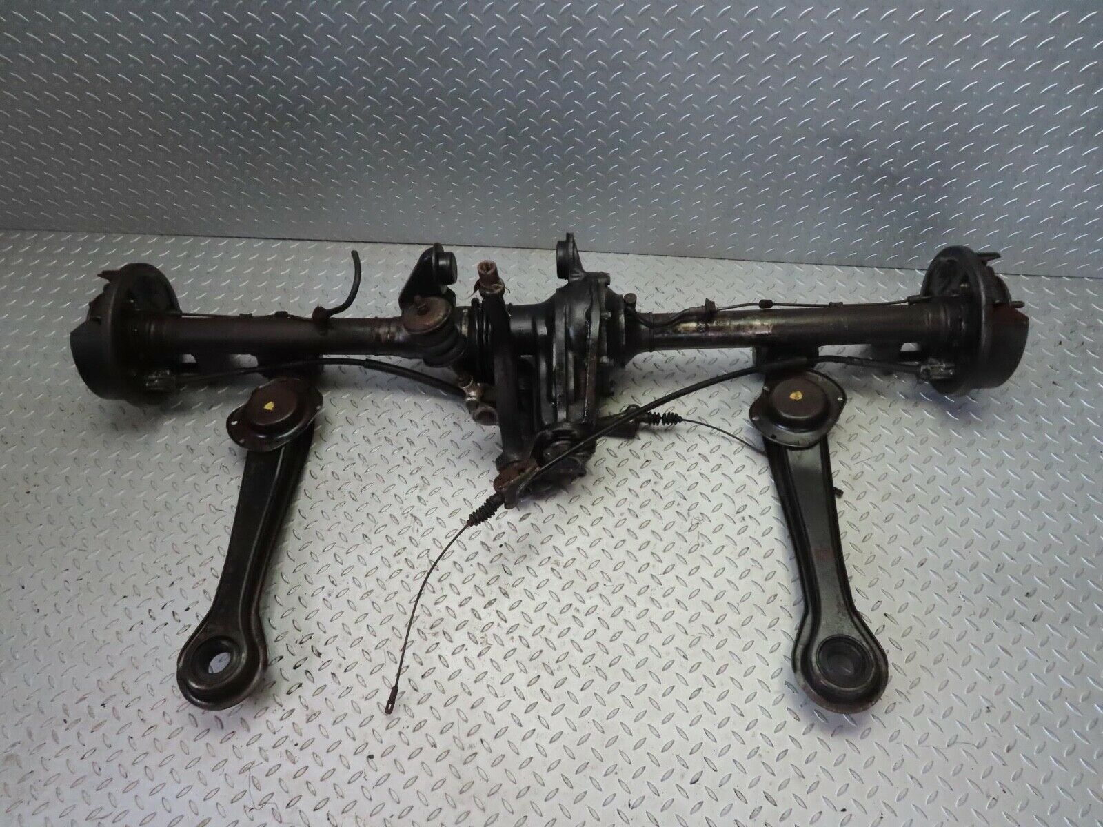 13271 Mercedes-Benz W111 220SE Complete Rear Axle With Differential Ratio 4.10