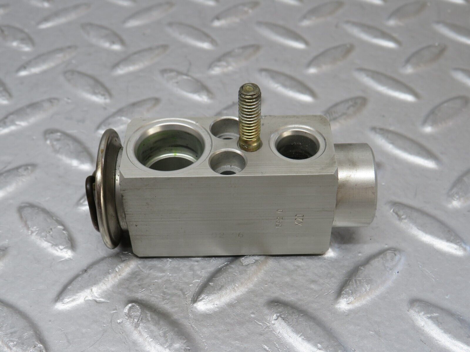 35139 Mercedes-Benz W221 Air Condition Expansion Valve 2308300184