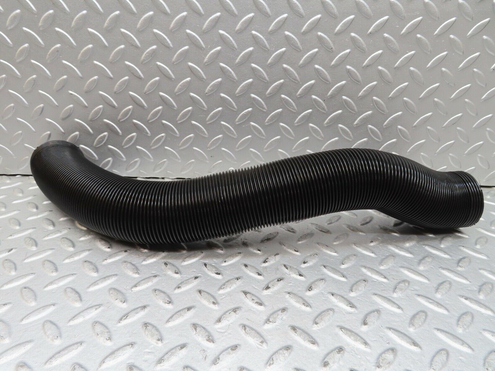 16832 Mercedes-Benz C123 280CE Coupe Dash Air Vent Pipe