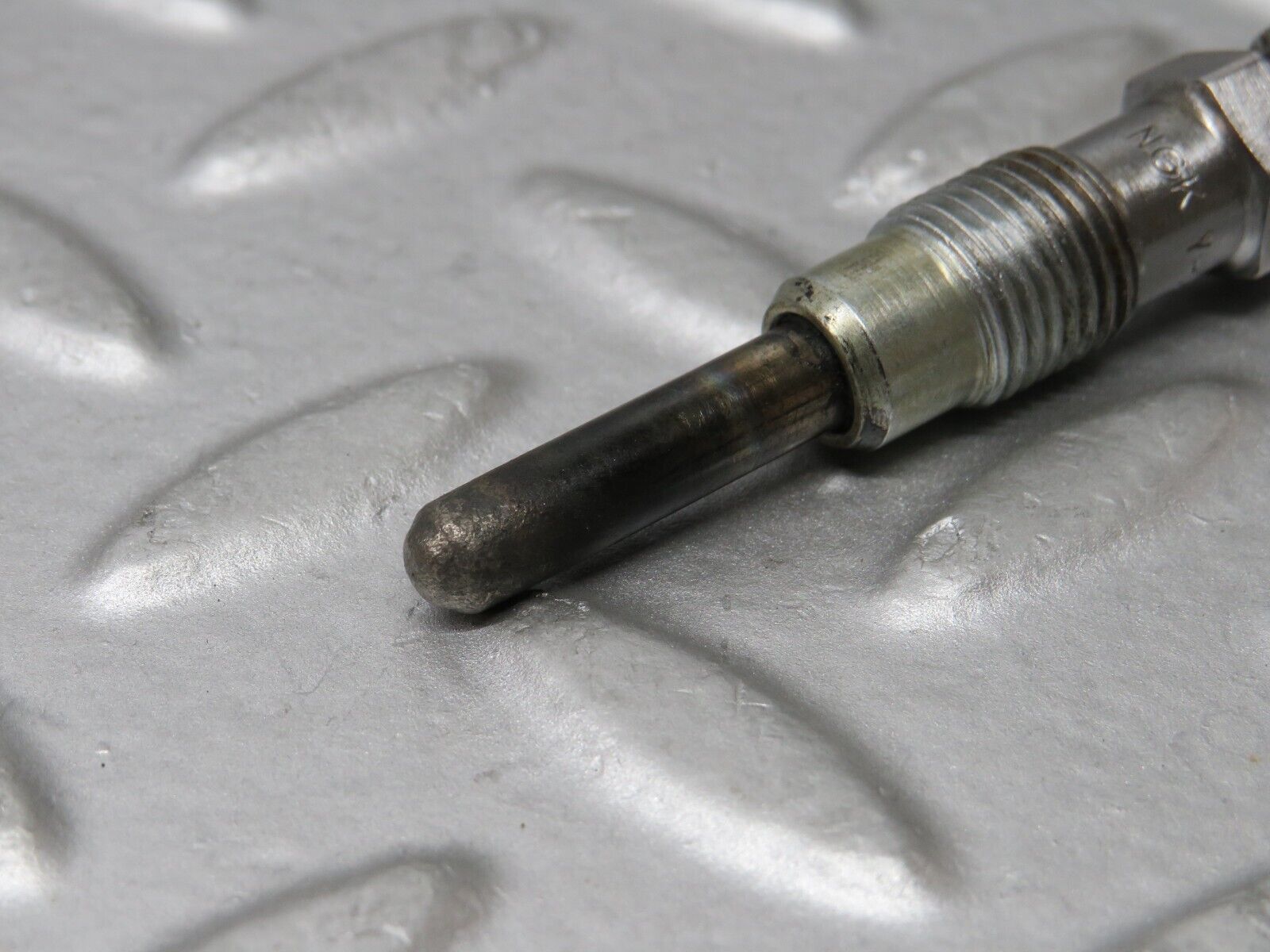 35886 Mercedes-Benz 240D OM616.912 Glow Plug NGK Y-902R