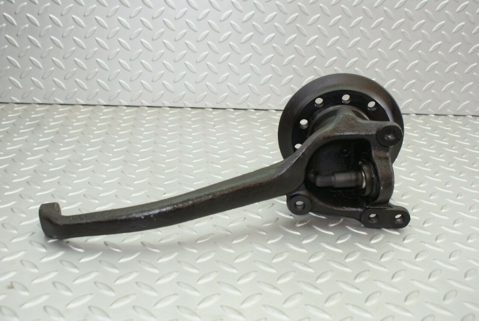 2701 Mercedes-Benz W116 350SE Wheel Hub Front Left