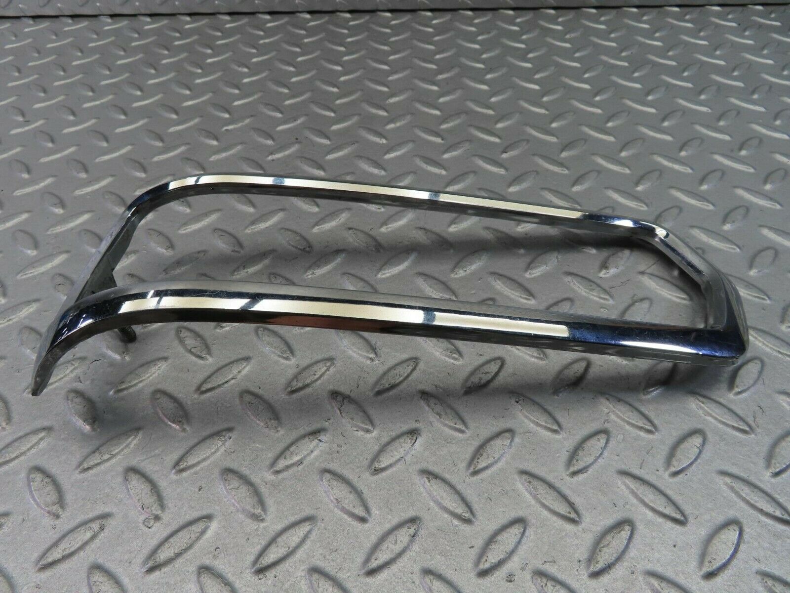 8096 Mercedes-Benz W108 Tail Light Chrome Frame Left 1088260159