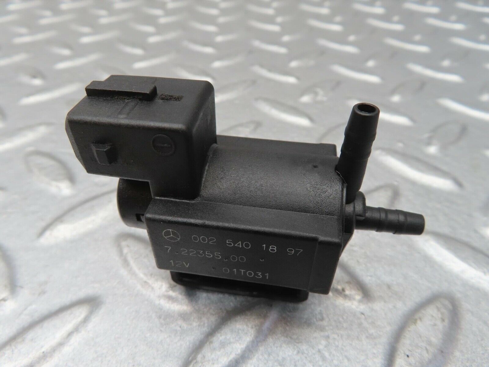 13407 Mercedes-Benz W220 S430 Vacuum Valve Pierburg 0025401897