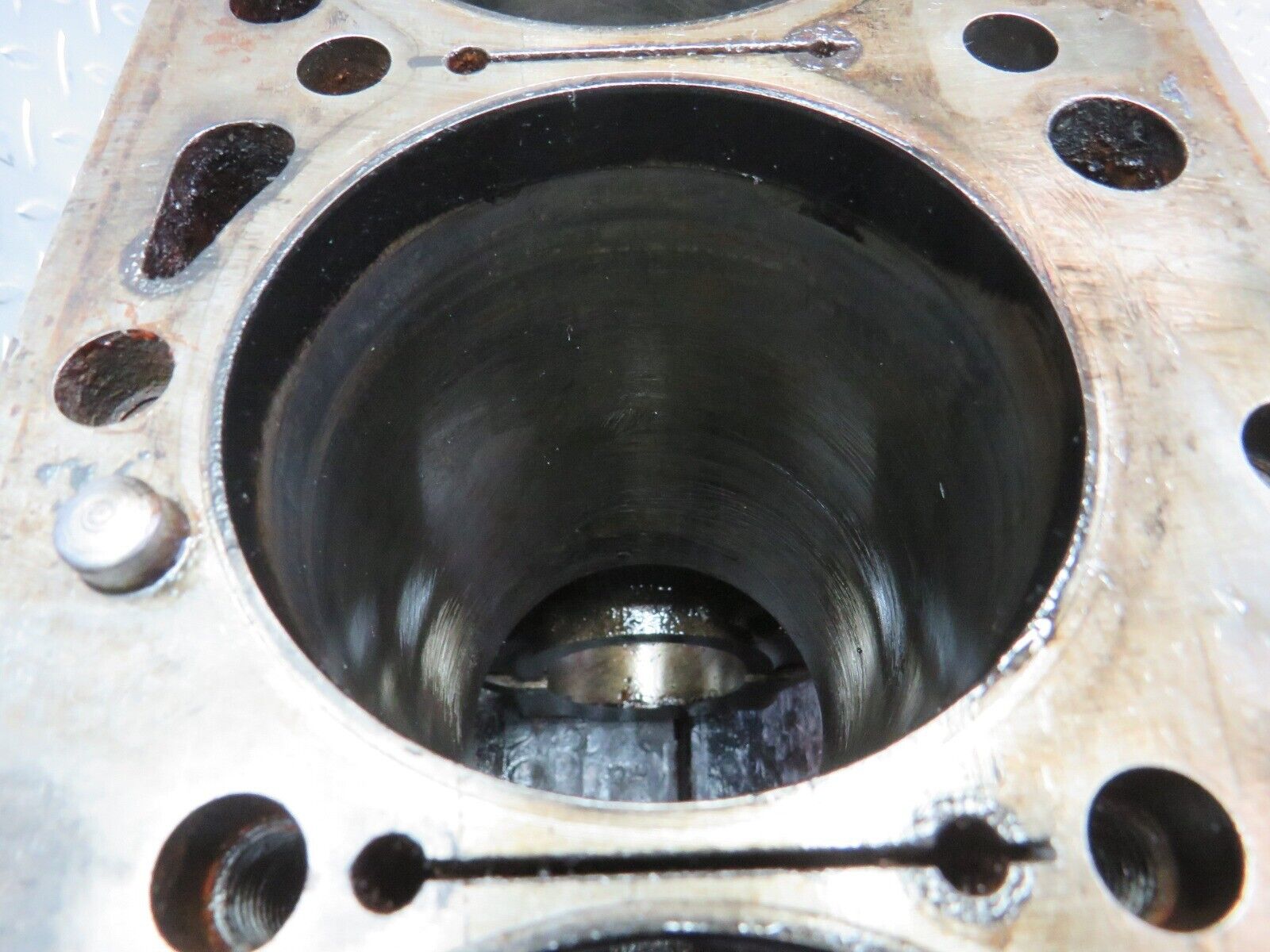 32941 Mercedes-Benz W123 300D Engine Block 617.912 6170110901