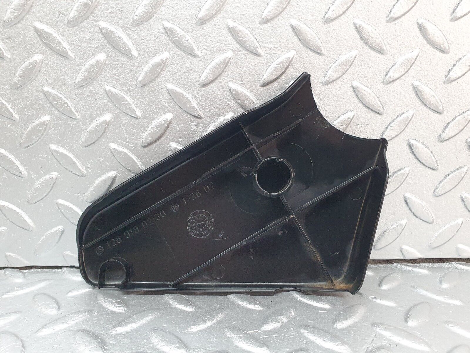 40789 Mercedes-Benz W126 Front Right Seat Cover Trim Black 1269180230